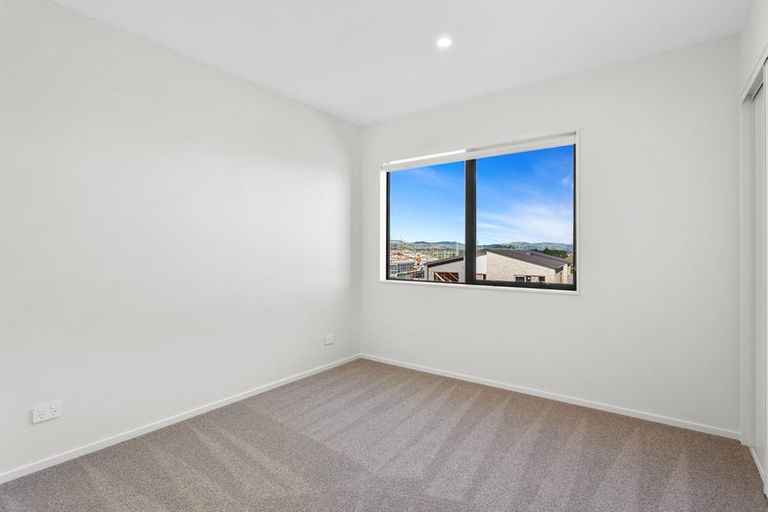 Photo of property in 36 Viridian Avenue, Rosehill, 2113