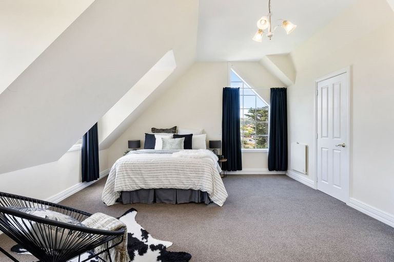 Photo of property in 24 Saunders Close, Whitby, Porirua, 5024