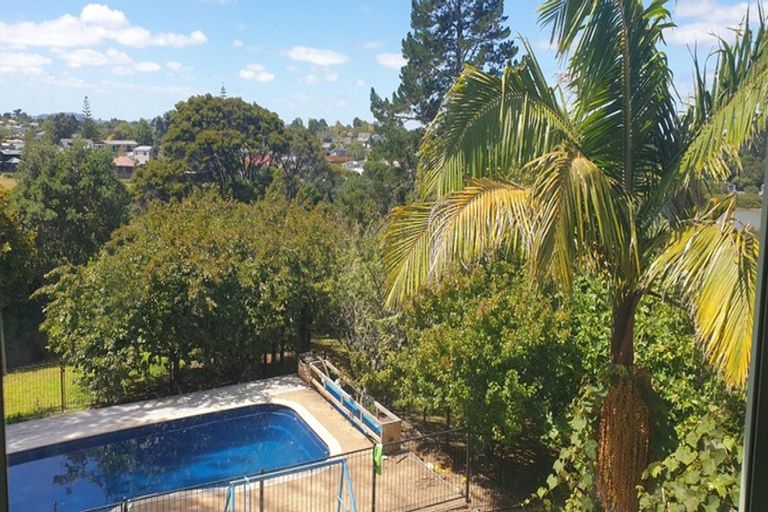 Photo of property in 163b Colwill Road, Massey, Auckland, 0614