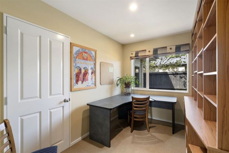 Photo of property in 6 Ross Place, Northwood, Christchurch, 8051