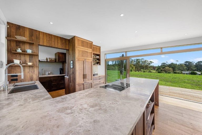 Photo of property in 121a Pomona Road, Kumeu, 0891