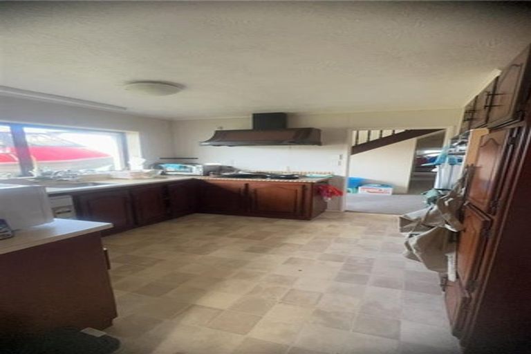 Photo of property in 2/11 Takutai Avenue, Bucklands Beach, Auckland, 2012