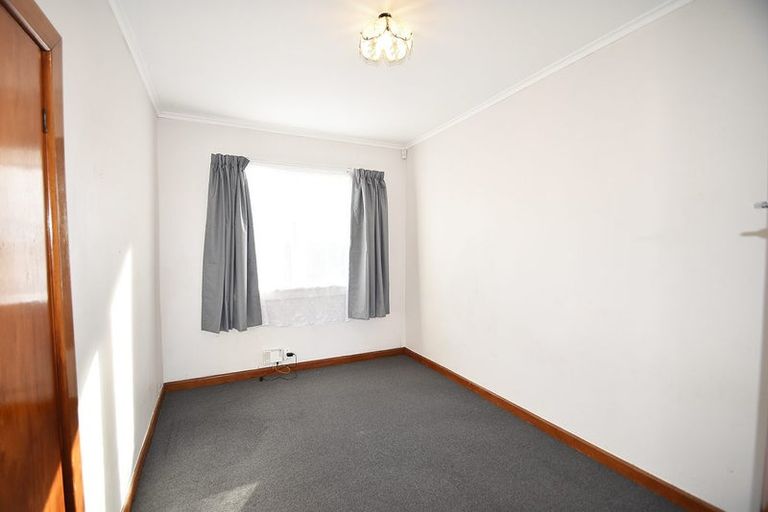 Photo of property in 52 Beaubank Road, Kelston, Auckland, 0602