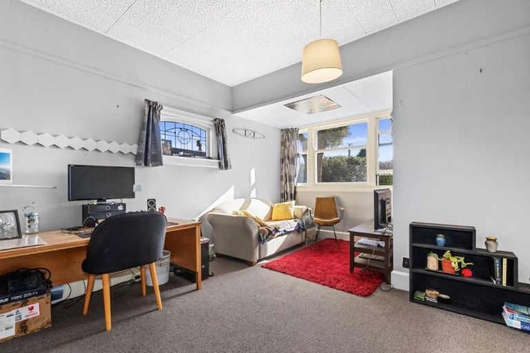 Photo of property in 6 Fairfield Avenue, Addington, Christchurch, 8024
