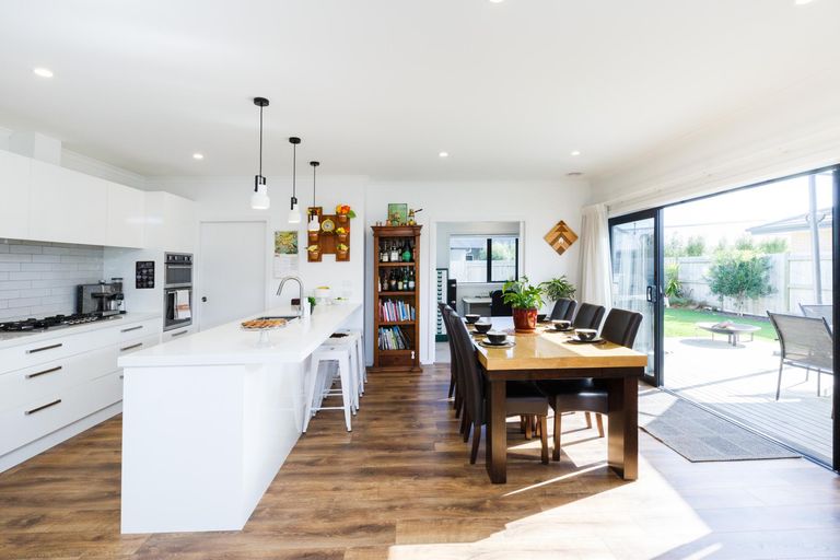 Photo of property in 85 Cashmere Drive, Fitzherbert, Palmerston North, 4410