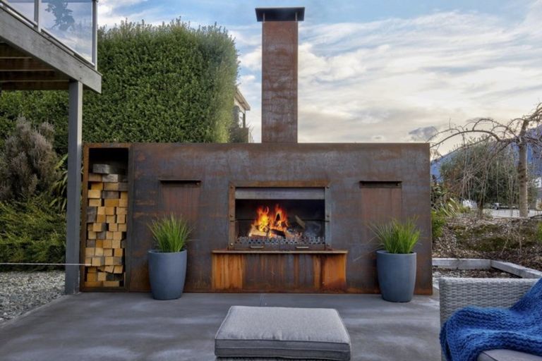 Photo of property in 73 Oregon Drive, Kelvin Heights, Queenstown, 9300