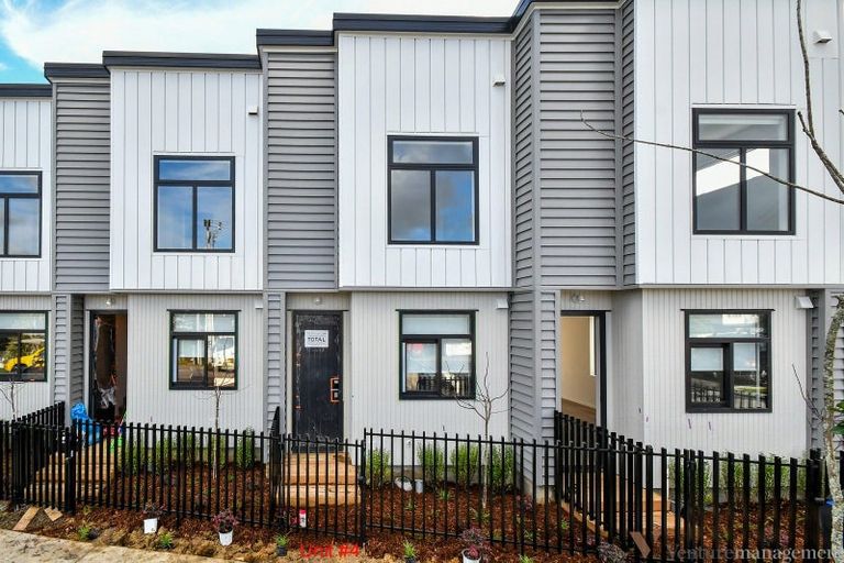 Photo of property in 3/22 James Laurie Street, Henderson, Auckland, 0612