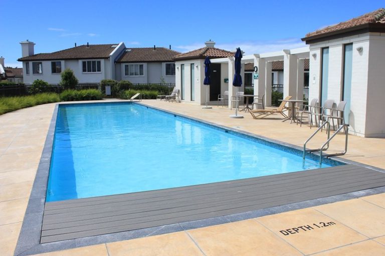 Photo of property in 140 Gills Road, Albany Heights, Auckland, 0632