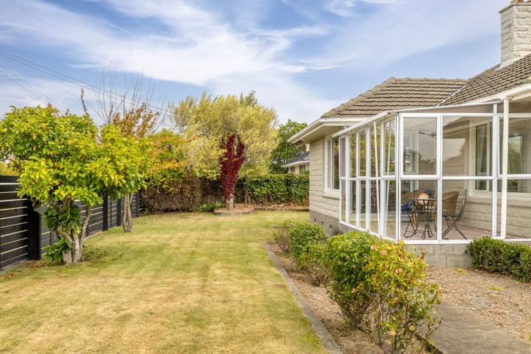 Photo of property in 51 Greendale Avenue, Avonhead, Christchurch, 8042