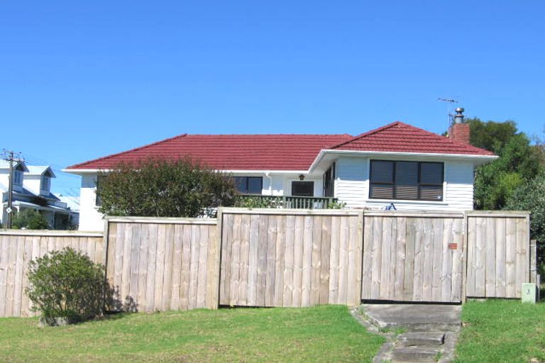 Photo of property in 125 Mcleod Road, Te Atatu South, Auckland, 0610