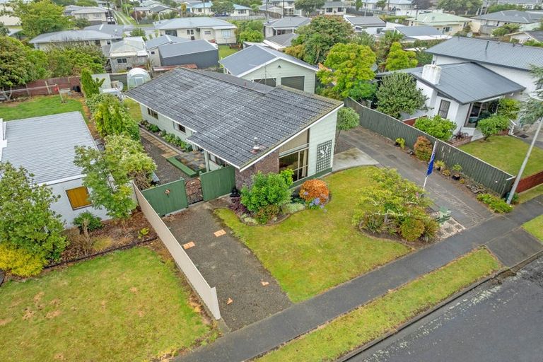 Photo of property in 17 Akepiro Place, Tawhero, Whanganui, 4501