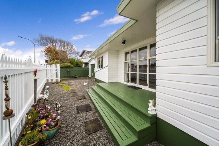 Photo of property in 57 Murray Avenue, Hawera, 4610