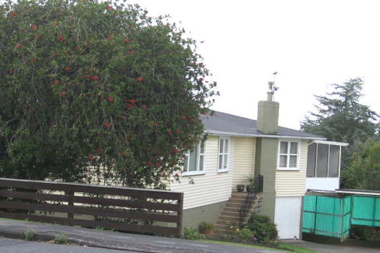 Photo of property in 46 Colwill Road, Massey, Auckland, 0614