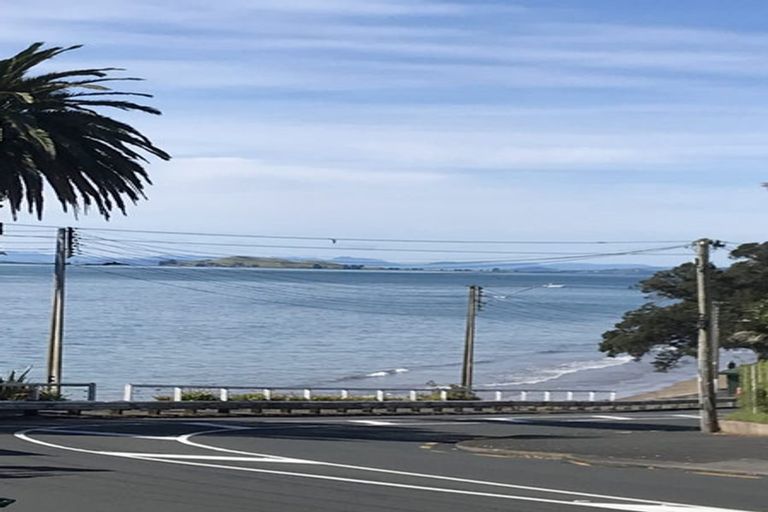 Photo of property in 15 Old Lake Road, Narrow Neck, Auckland, 0624