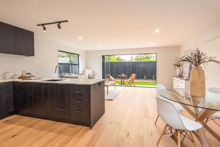 Photo of property in 4/117 Hills Road, Edgeware, Christchurch, 8013