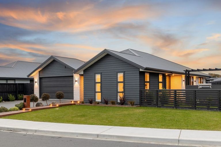 Photo of property in 13 Stackwood Avenue, Woodend, 7610