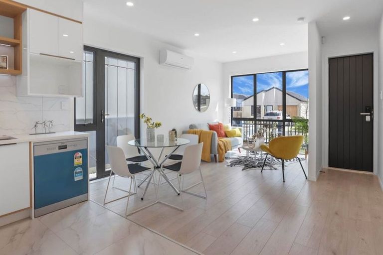 Photo of property in 67 Puwha Street, Massey, Auckland, 0614