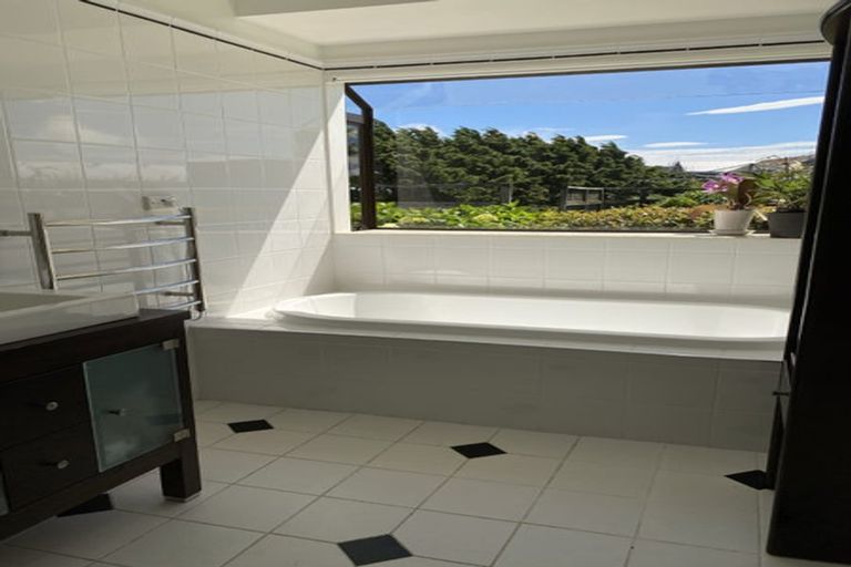 Photo of property in 82 Southernthread Road, Brooklyn, Wellington, 6021