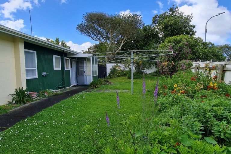 Photo of property in 107 Muir Avenue, Mangere Bridge, Auckland, 2022