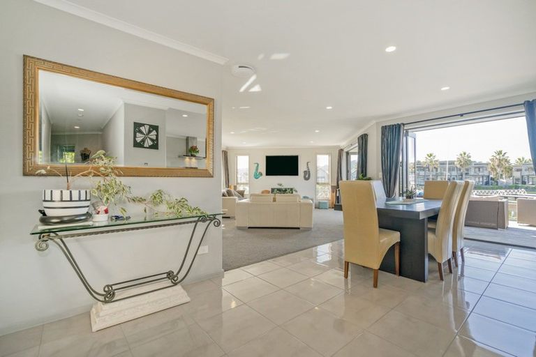 Photo of property in 10 Kelly Place, Whitianga, 3510