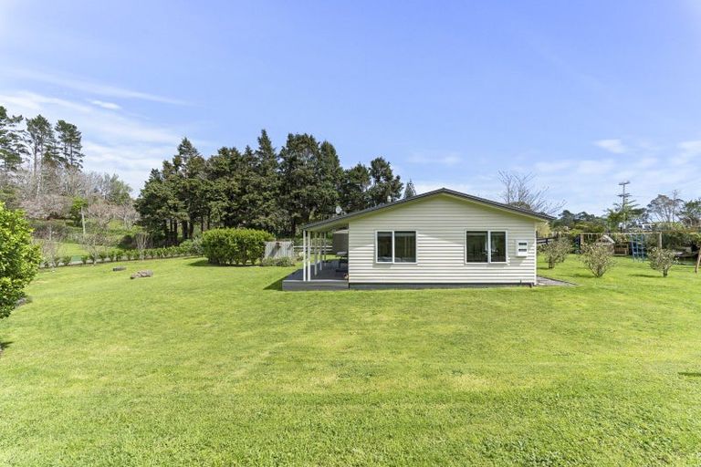 Photo of property in 489a Barrett Road, Omata, New Plymouth, 4374
