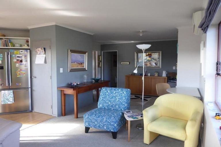 Photo of property in 22 Pelorous Street, Paparangi, Wellington, 6037