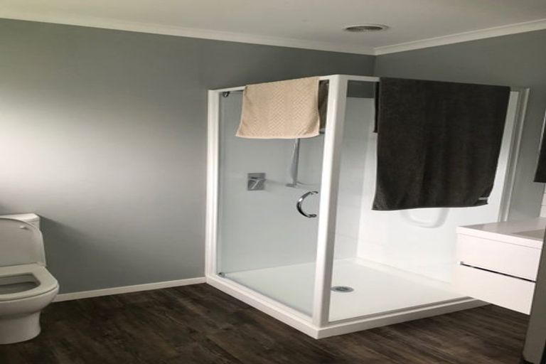 Photo of property in 5 Cook Drive, Tuakau, 2121