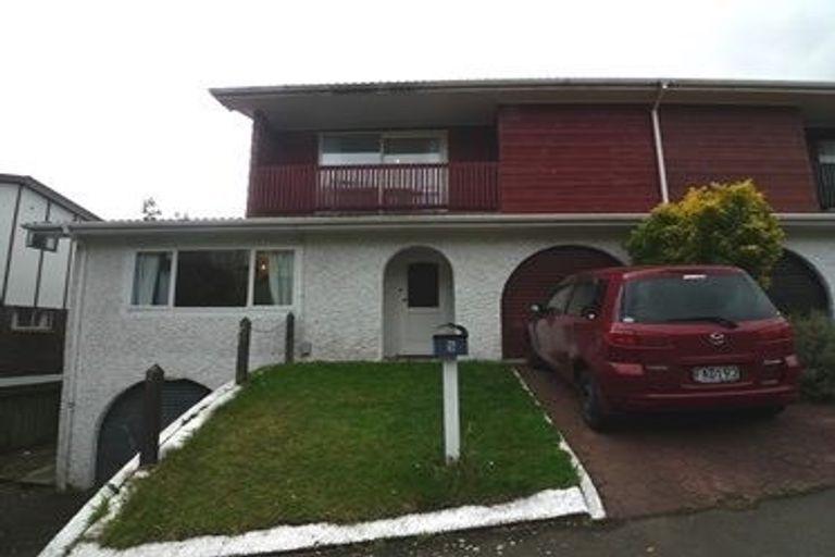 Photo of property in 5 Southern Cross Crescent, Island Bay, Wellington, 6023