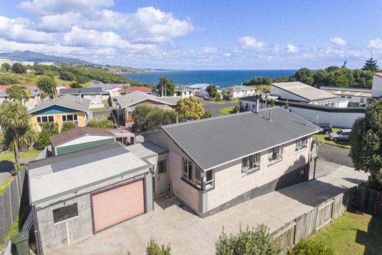 Photo of property in 6 Maui Place, Spotswood, New Plymouth, 4310