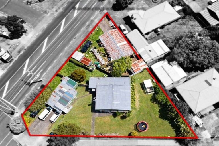 Photo of property in 2 Rathgar Road, Henderson, Auckland, 0610