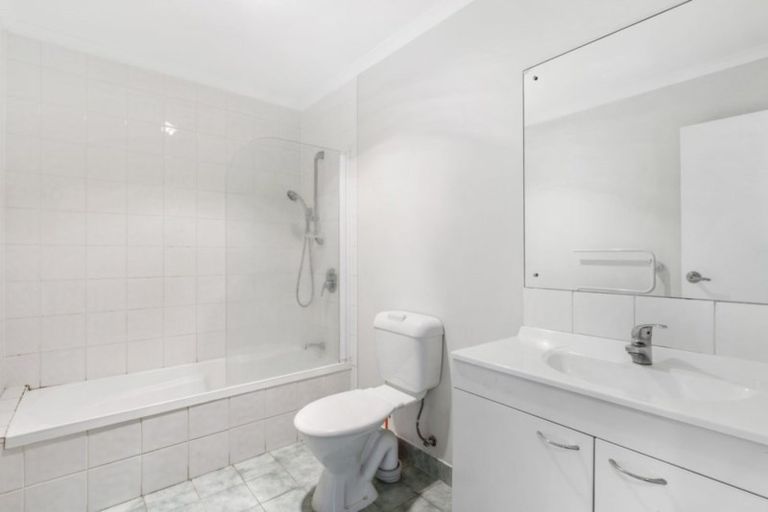 Photo of property in 98a Naylors Drive, Mangere, Auckland, 2022