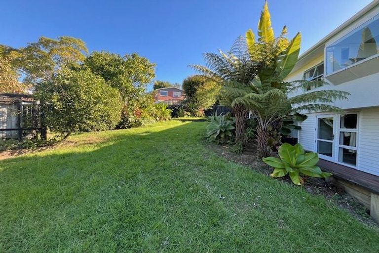 Photo of property in 15 Hague Place, Birkenhead, Auckland, 0626