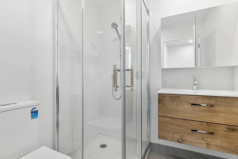Photo of property in 6/470 West Coast Road, Glen Eden, Auckland, 0602