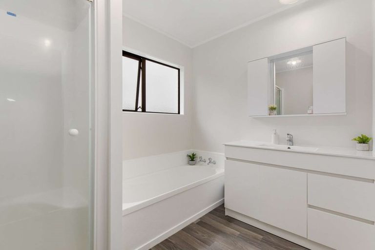 Photo of property in 49 Riverside Drive, Waiuku, 2123