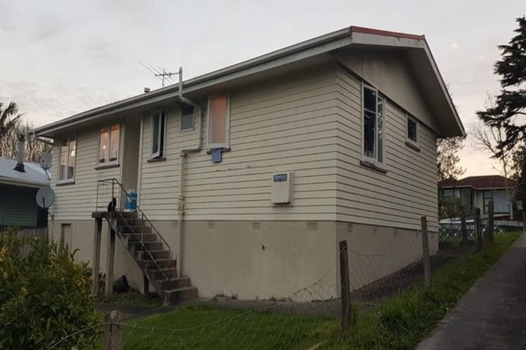 Photo of property in 40 Tahi Terrace, Glen Eden, Auckland, 0602