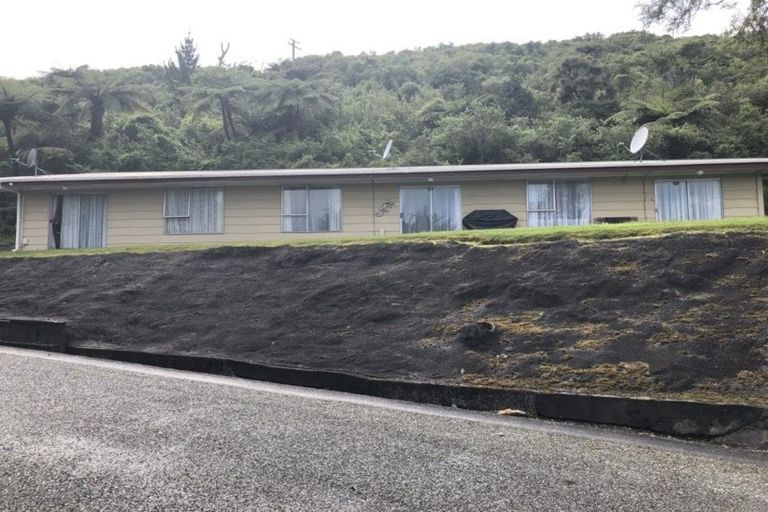 Photo of property in 51a&b Murray Street, Greymouth, 7805