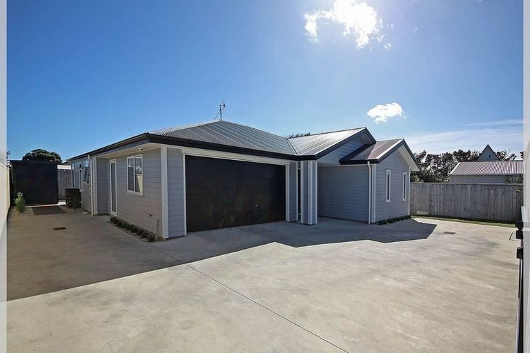 Photo of property in 3a Chrystall Street, Foxton Beach, Foxton, 4815