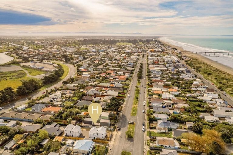 Photo of property in 2/118 Oram Avenue, New Brighton, Christchurch, 8061