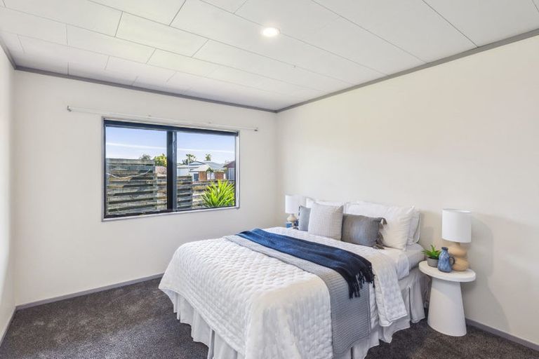 Photo of property in 50 Langdale Avenue, Paraparaumu, 5032