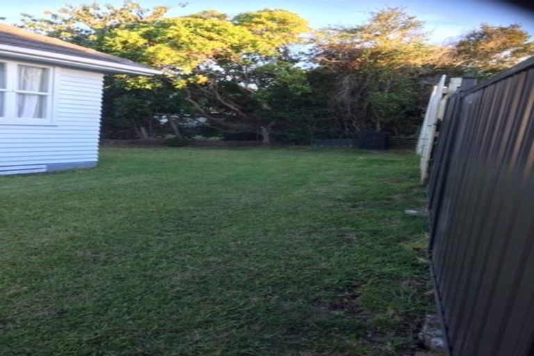 Photo of property in 1/29 Gilliam Street, New Lynn, Auckland, 0600