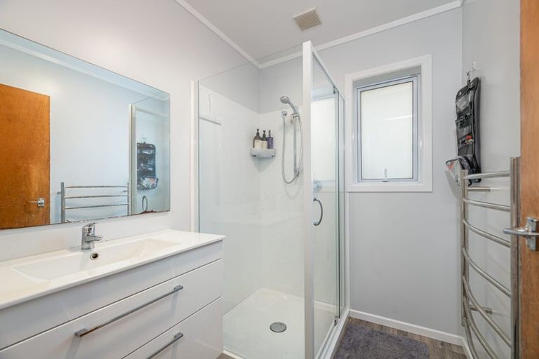 Photo of property in 2/29 Nikau Street, New Lynn, Auckland, 0600