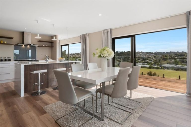 Photo of property in 10 Waititiro Rise, Stanmore Bay, Whangaparaoa, 0932