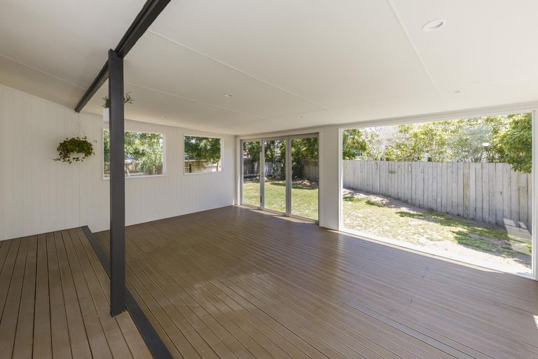 Photo of property in 19 Peppertree Glade, Kelvin Grove, Palmerston North, 4414