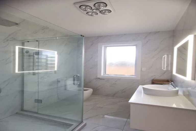 Photo of property in 1004a East Coast Road, Northcross, Auckland, 0630