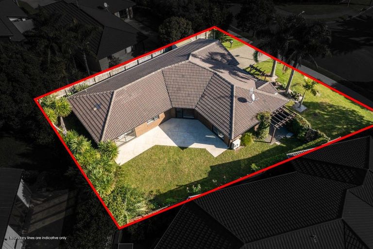 Photo of property in 33 Admirals Court Drive, Greenhithe, Auckland, 0632