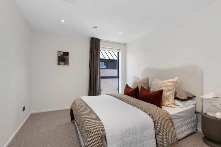 Photo of property in 15 Lees Road, Strowan, Christchurch, 8052
