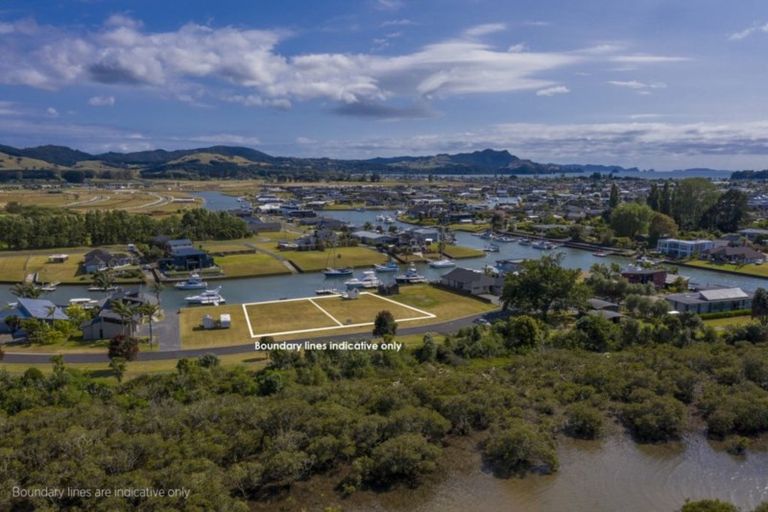 Photo of property in 24 Hei Esplanade, Whitianga, 3510