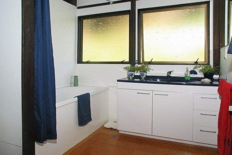 Photo of property in 15 Leeward Drive, Whitby, Porirua, 5024