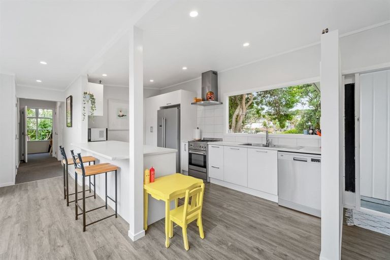 Photo of property in 640 Whangaparaoa Road, Stanmore Bay, Whangaparaoa, 0932