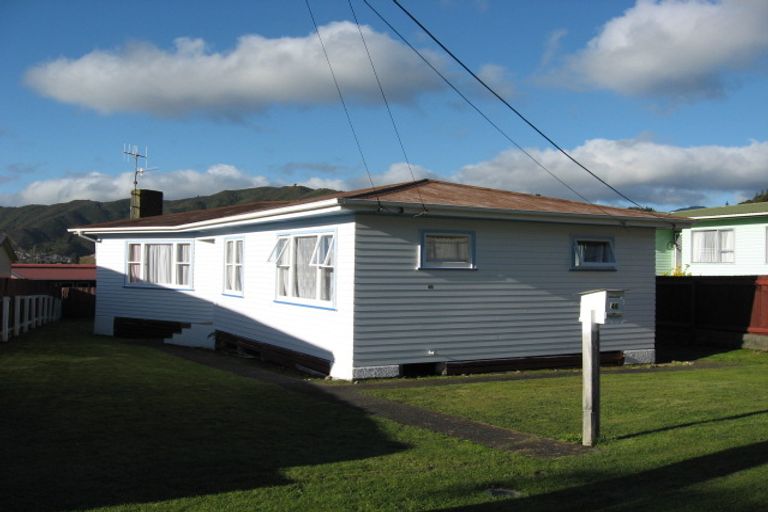 Photo of property in 46 Holland Street, Wainuiomata, Lower Hutt, 5014